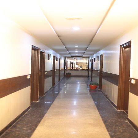 Hotel Pappan Plaza Palwal エクステリア 写真