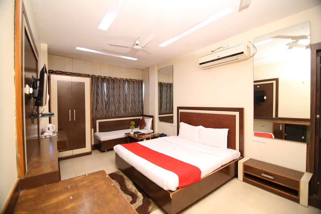Hotel Pappan Plaza Palwal エクステリア 写真